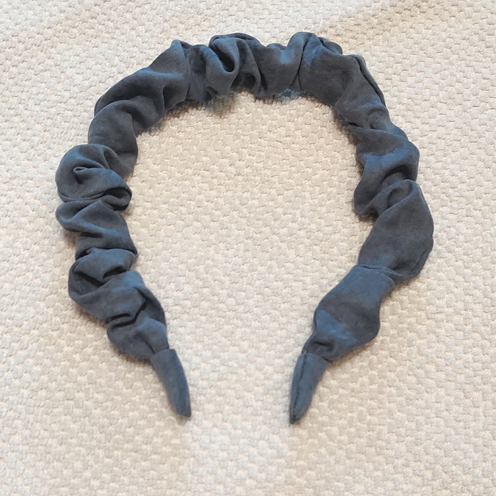 *2/$12* NWOT Anthropologie Velour Scrunch Headband